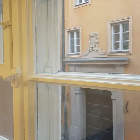 Apartament Warszawski *